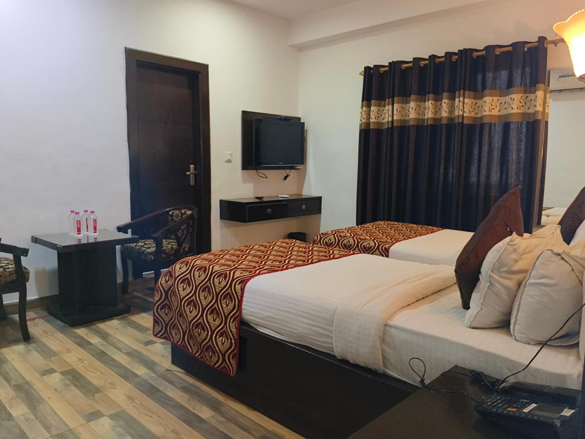 Hotel Samovar By Goyal Hotel Агра Екстер'єр фото