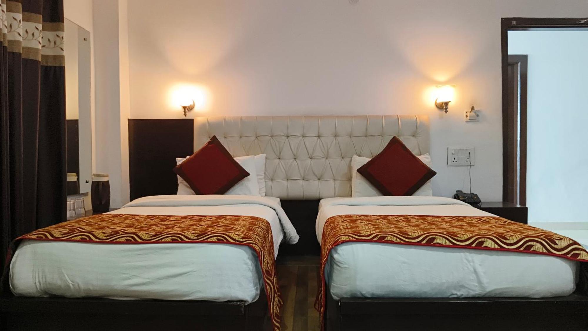 Hotel Samovar By Goyal Hotel Агра Екстер'єр фото