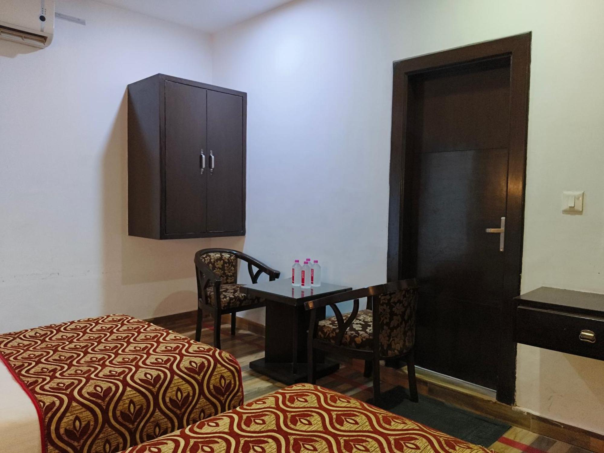 Hotel Samovar By Goyal Hotel Агра Екстер'єр фото