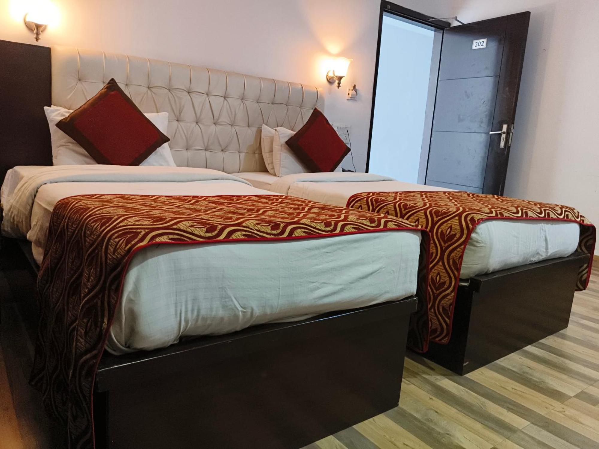 Hotel Samovar By Goyal Hotel Агра Екстер'єр фото